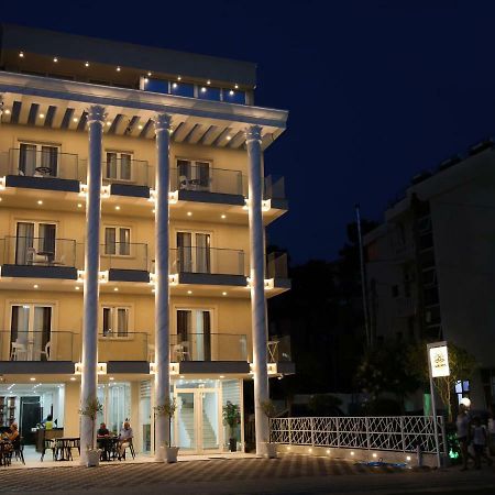 Julius Hotel Голем Екстериор снимка