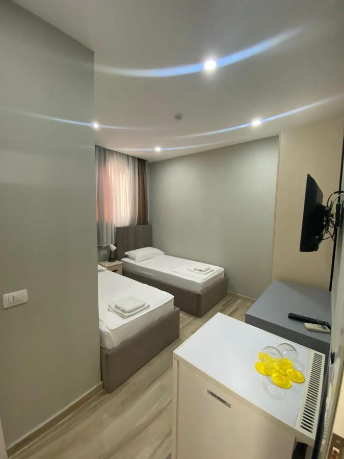 Julius Hotel Голем Екстериор снимка