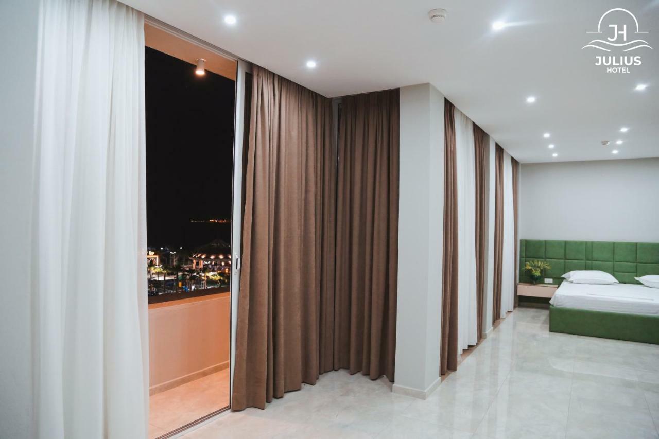 Julius Hotel Голем Екстериор снимка