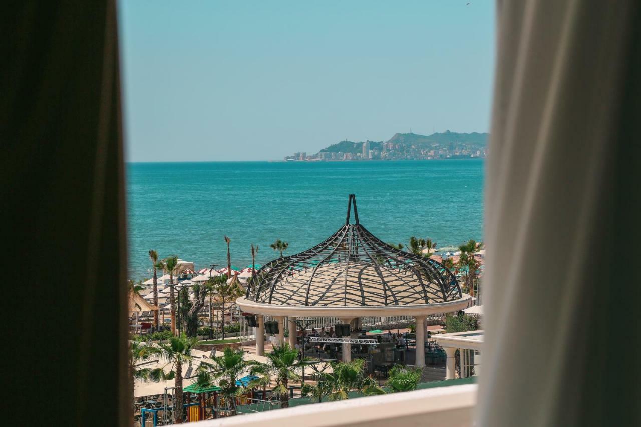 Julius Hotel Голем Екстериор снимка