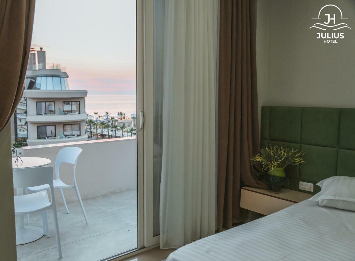Julius Hotel Голем Екстериор снимка