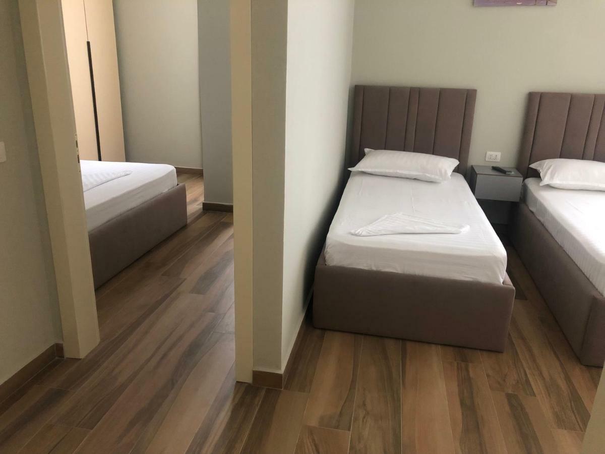 Julius Hotel Голем Екстериор снимка