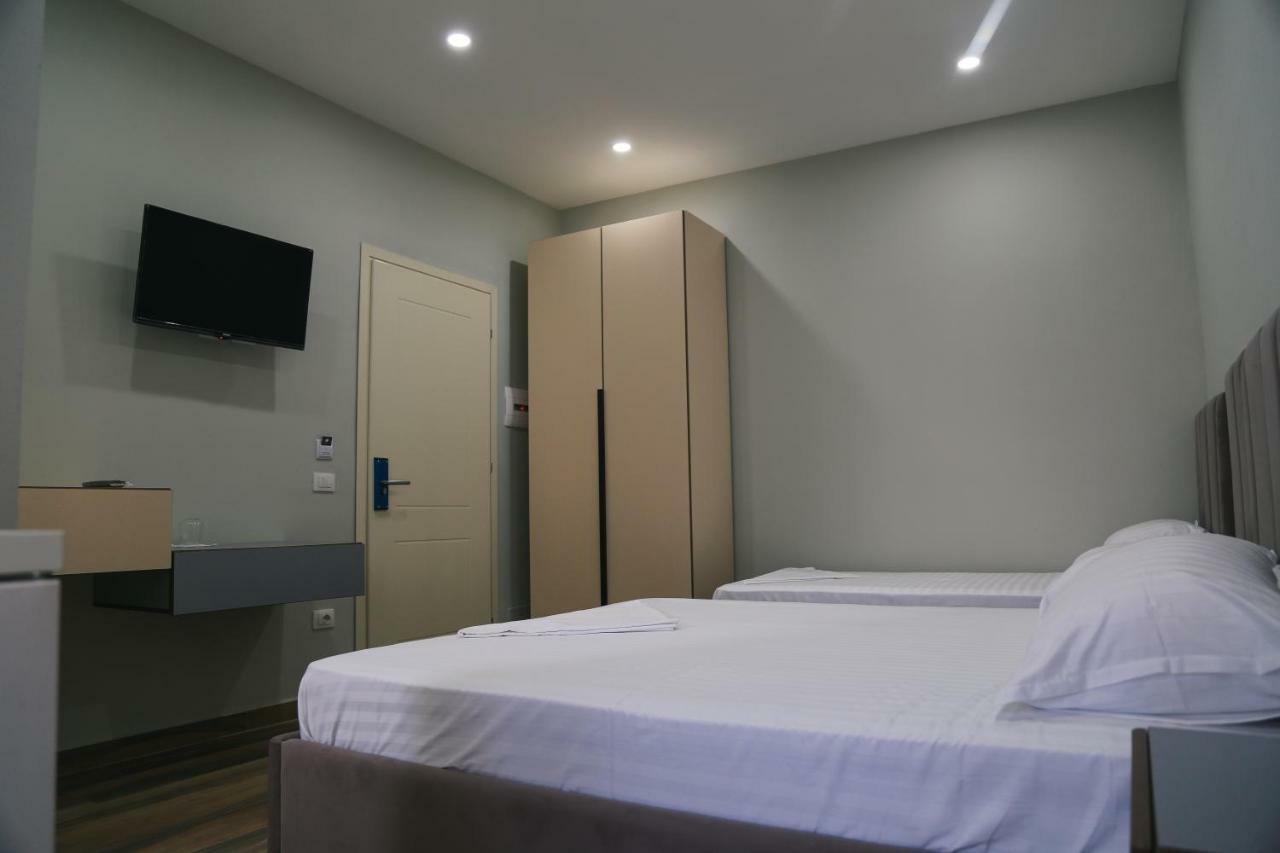 Julius Hotel Голем Екстериор снимка