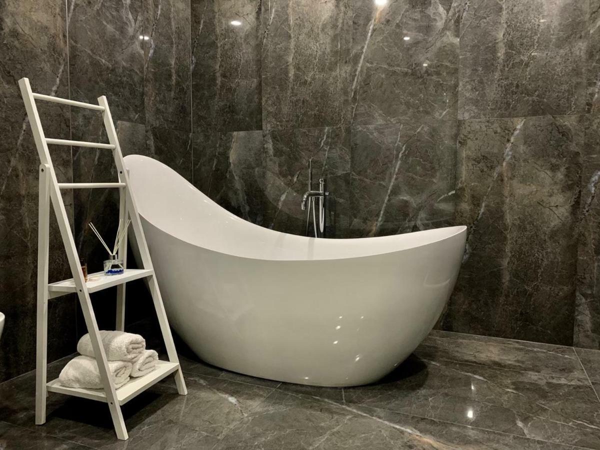 Julius Hotel Голем Екстериор снимка