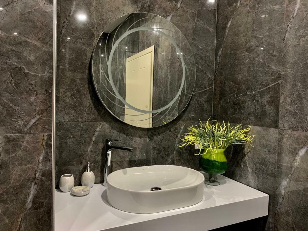 Julius Hotel Голем Екстериор снимка