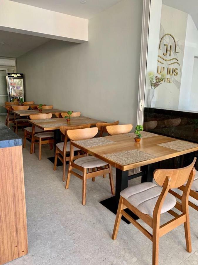 Julius Hotel Голем Екстериор снимка