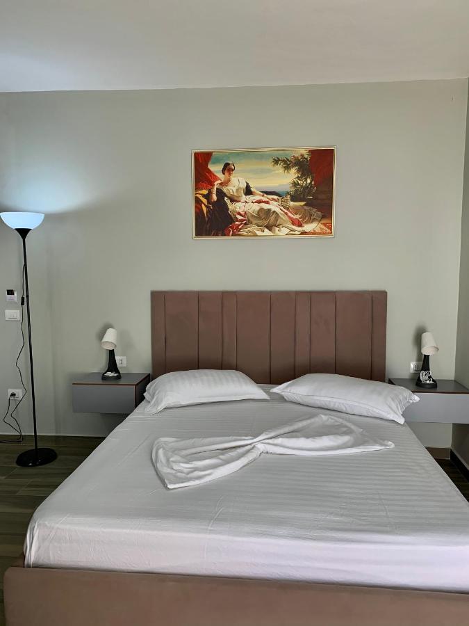 Julius Hotel Голем Екстериор снимка